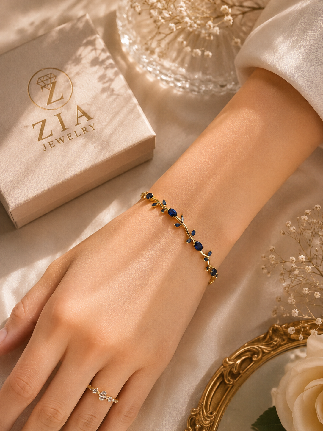 Blooming Tulip Golden Blue Bracelet
