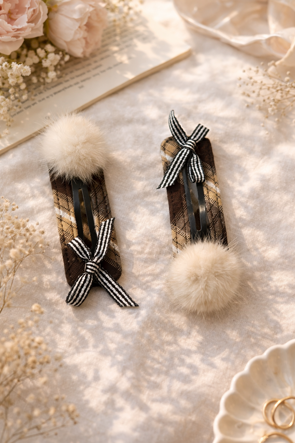 Pom Pom Tik Tak Hair Clip