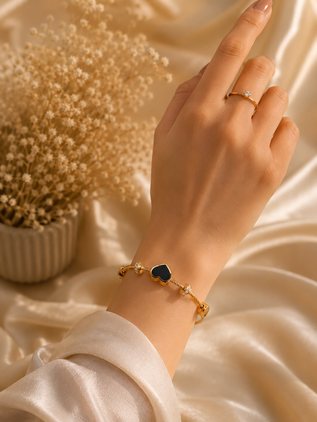 Black Clover Charm magnet Bracelet
