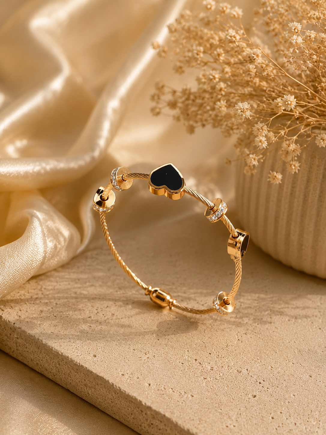 Black Clover Charm magnet Bracelet