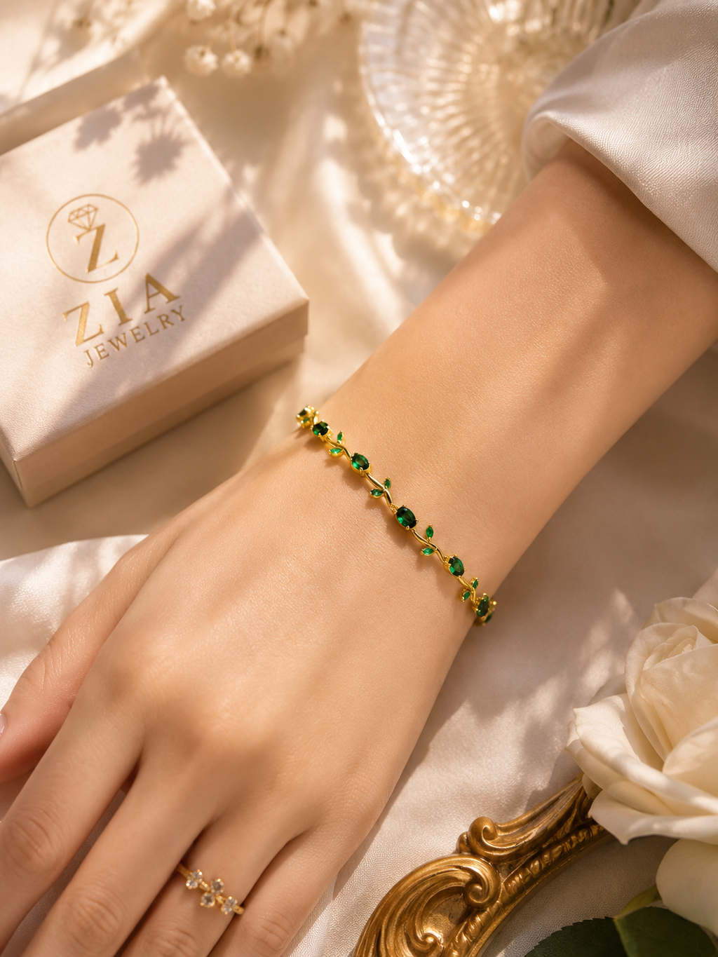 Blooming Tulip Golden Green Bracelet