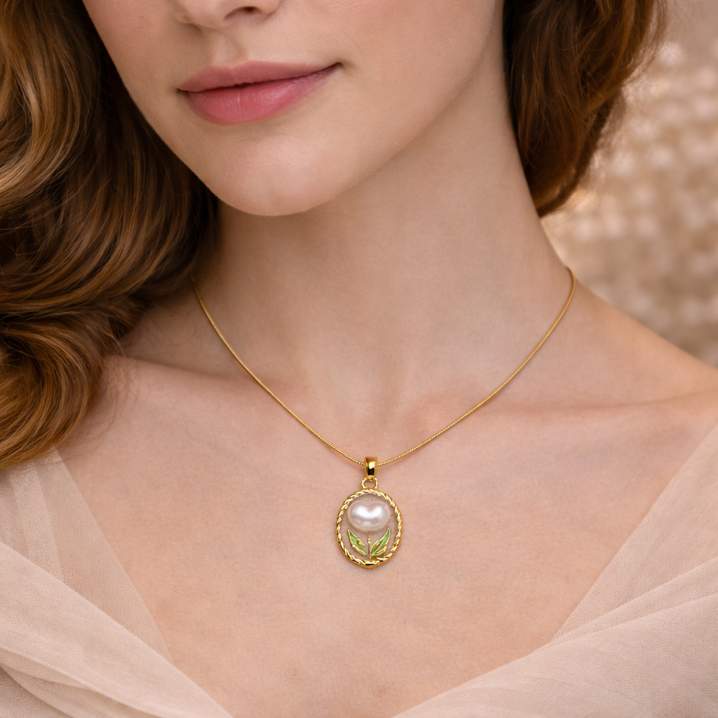 Pearl Floral Pendant