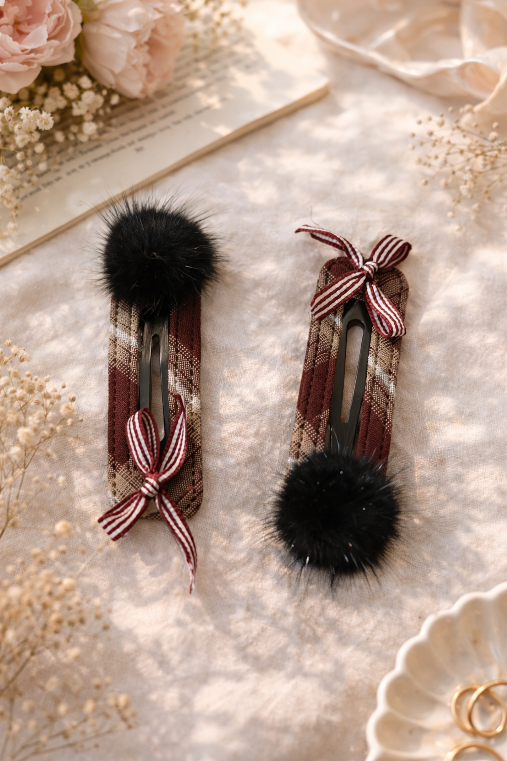 Pom Pom Tik Tak Hair Clip