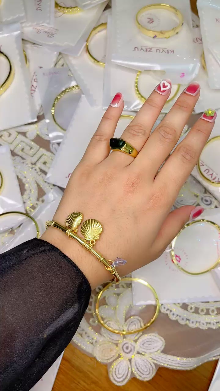 18K Gold Plated Seashell Charm Bangle Bracelet