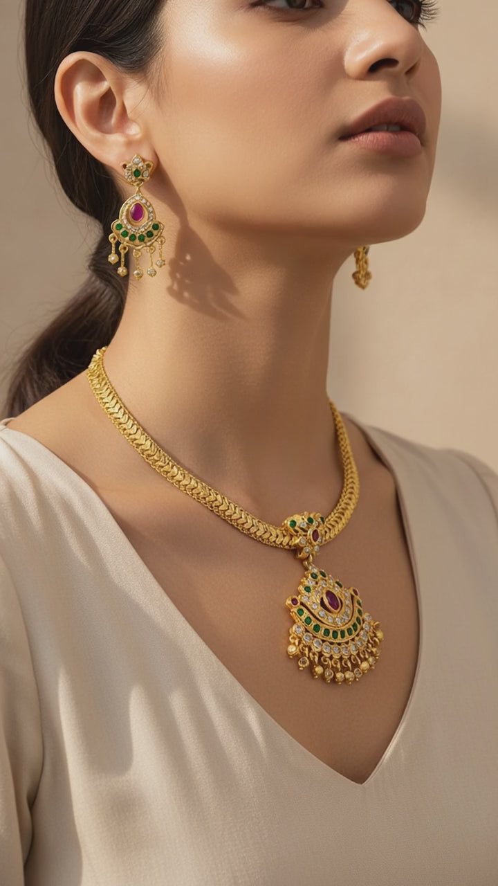Gold Kundan Pendant