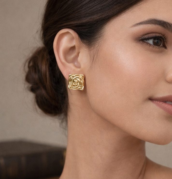 Anti-tarnish Swirl Studs